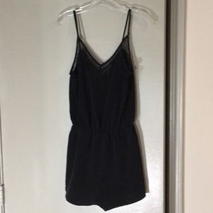 Forever 21 Lady’s black top; Small. See pic #3!